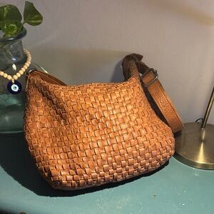 Woven Tan Leather Shoulder Vilenca Holland Bag